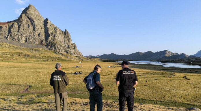 El Gobierno de Aragón prohíbe el baño en los ibones de Anayet y la acampada entre el 21 de junio y el 21 de septiembre