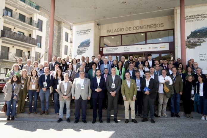 Foto familia V Congreso Nacional de Desarrollo Rural y Despoblación Boltaña_