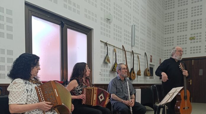 La exposición “Raíces Sonoras” despierta el interés por la música tradicional y el patrimonio cultural en San Lorenzo del Flumen