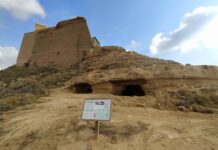 Las visitas guiadas a las cañoneras del castillo, otro atractivo para visitar el Centro de Interpretación de la Línea del Cinca