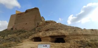 Las visitas guiadas a las cañoneras del castillo, otro atractivo para visitar el Centro de Interpretación de la Línea del Cinca