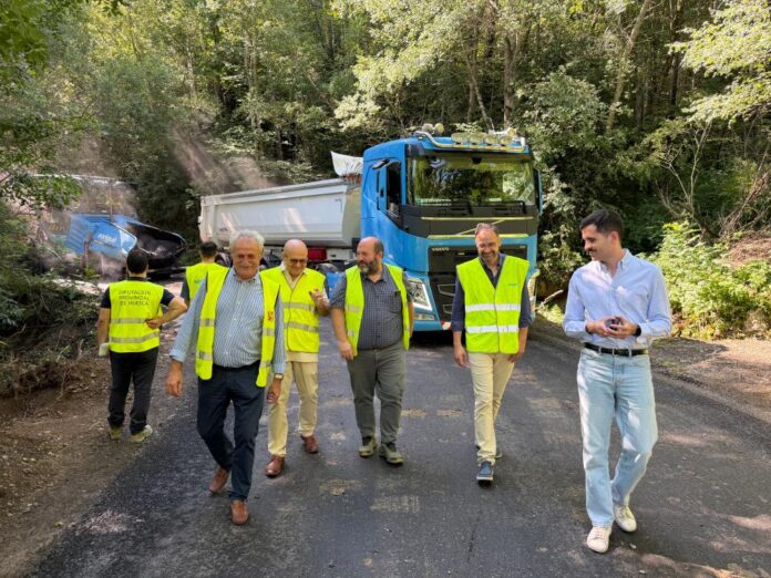 Álvaro Bescós y Ot Tintoré en la visita realizada a las obras esta mañana