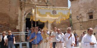 Las alfombras del Corpus de Tamarite de Litera congregan a cientos de personas
