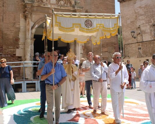 Las alfombras del Corpus de Tamarite de Litera congregan a cientos de personas
