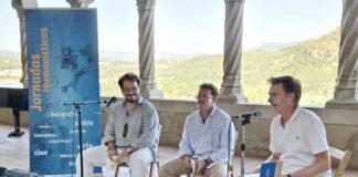 Los poetas José Manuel López y Eduardo Muñoz llega de poesía el claustro de Santa María de la Peña de Graus