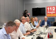 El incendio de Las Peñas de Riglos evoluciona favorablemente y el Gobierno de Aragón trabaja para acelerar la vuelta de los desalojados a sus casas