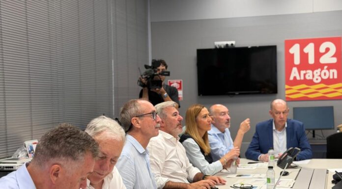 El incendio de Las Peñas de Riglos evoluciona favorablemente y el Gobierno de Aragón trabaja para acelerar la vuelta de los desalojados a sus casas