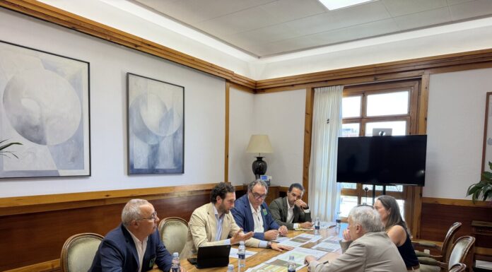 El Ayuntamiento de Monzón y empresarios se reúnen con el consejero de Fomento de la DGA sobre La Armentera