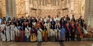 Más de medio millar de personas rinden honores a la Virgen del Pueyo en la Ofrenda de las Fiestas de la Natividad de Nuestra Señora