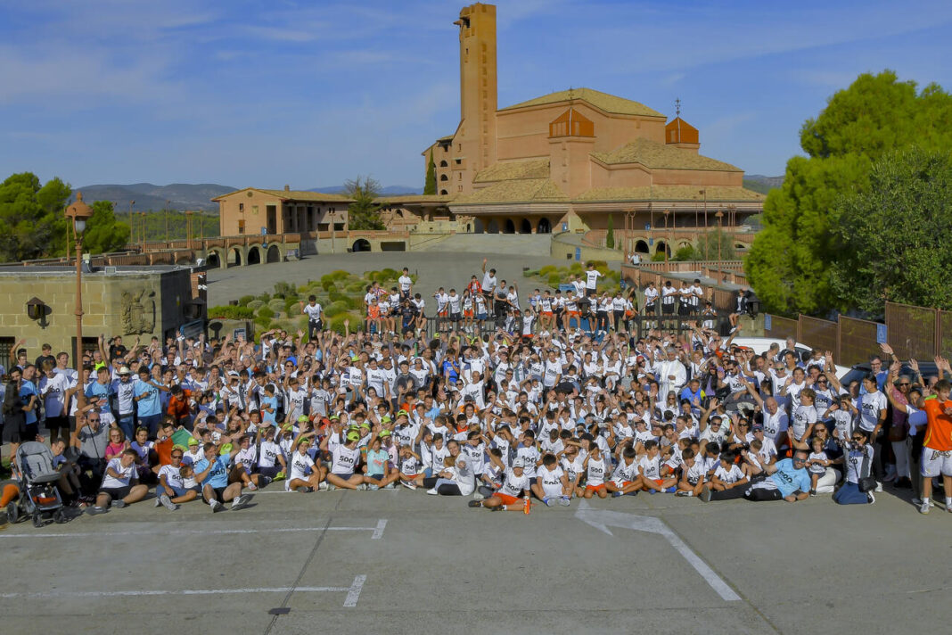 Participantes en la 29ª Carrera de Relevos 500 km. Tajamar-Torreciudad_Easy-Resize.com