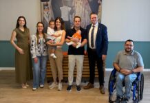 Cerca de 70 fragatinos reciben la pañoleta para vivir su primer Pilar